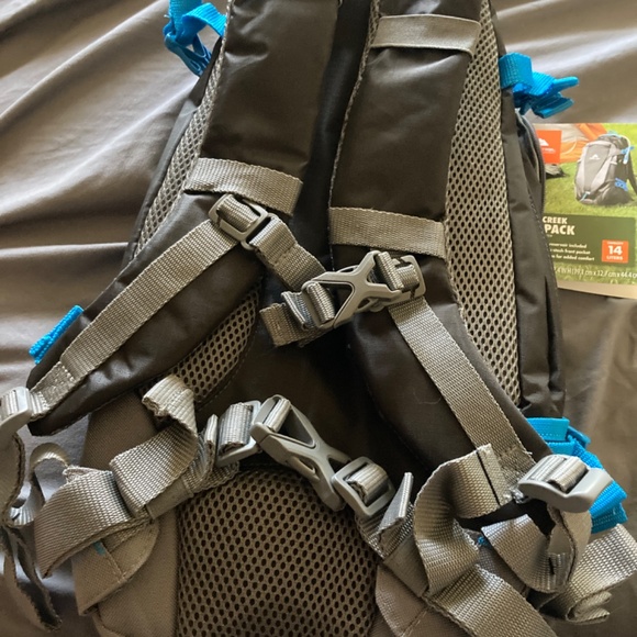 Ozark trail water backpack - Picture 5 of 5